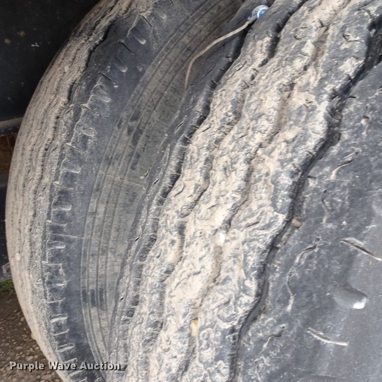 image for item GC9183 2008 Apache equipment trailer