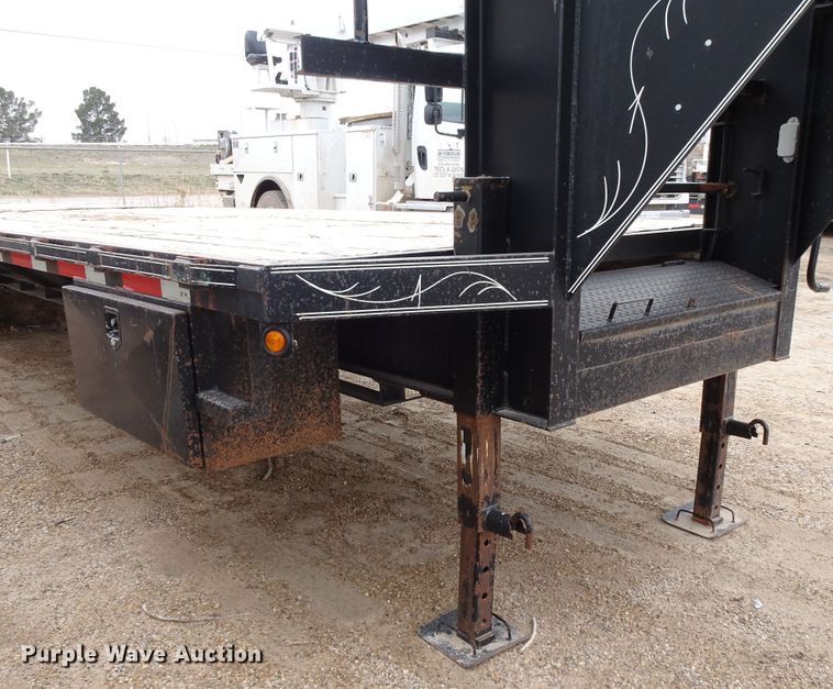 image for item GC9183 2008 Apache equipment trailer