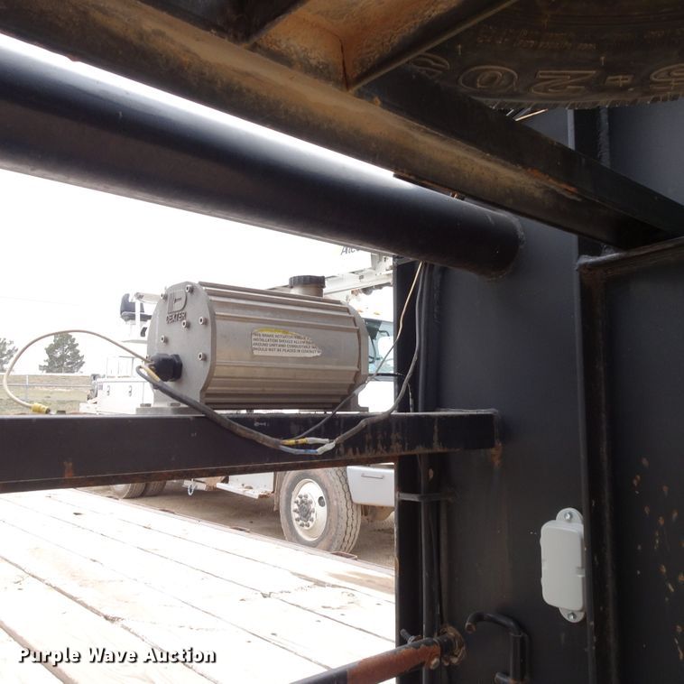 image for item GC9183 2008 Apache equipment trailer