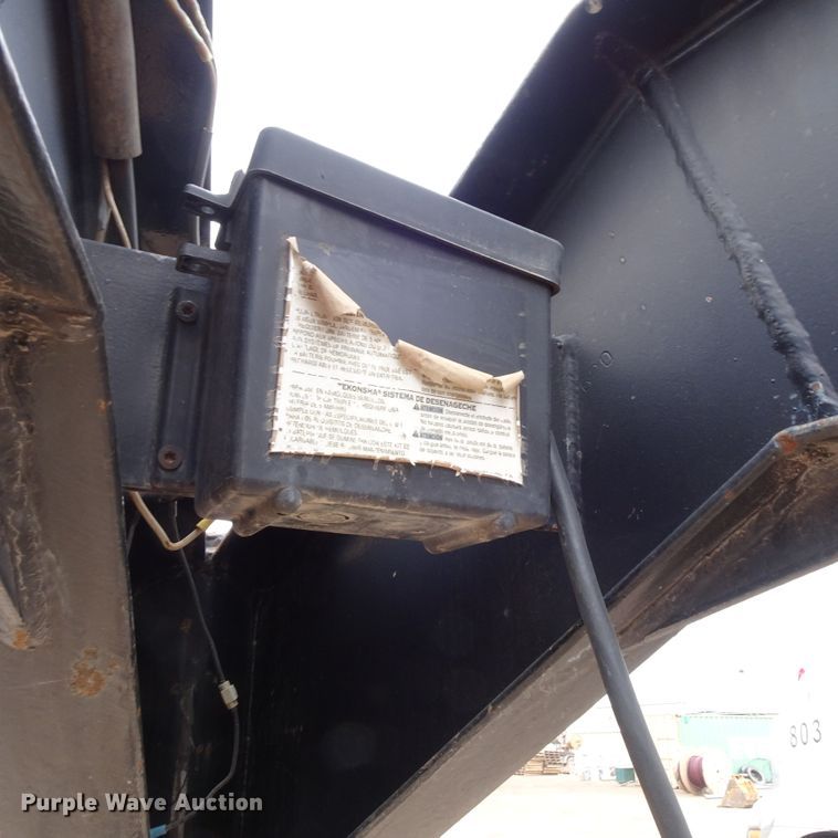 image for item GC9183 2008 Apache equipment trailer