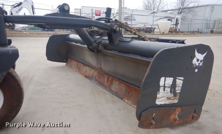 image for item GD9178 2009 Bobcat skid steer box blade