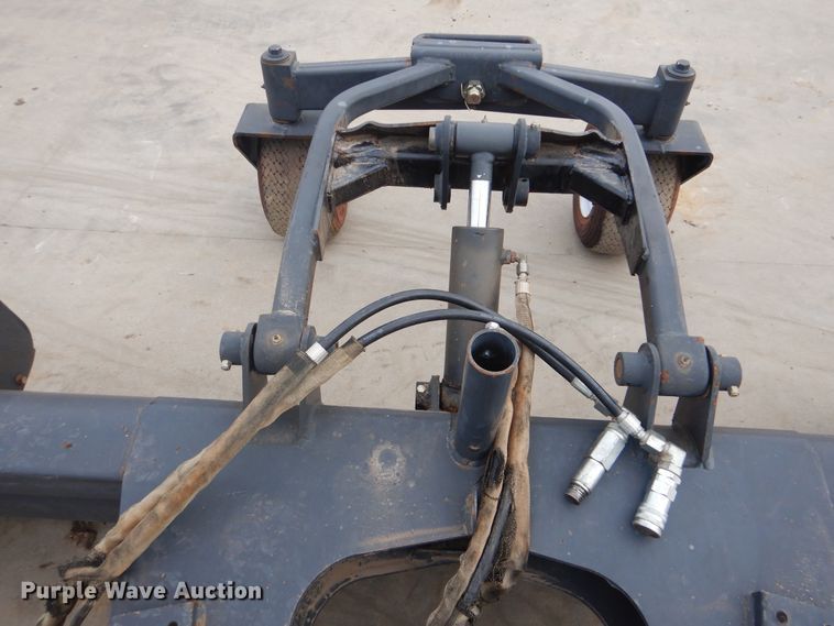 image for item GD9178 2009 Bobcat skid steer box blade