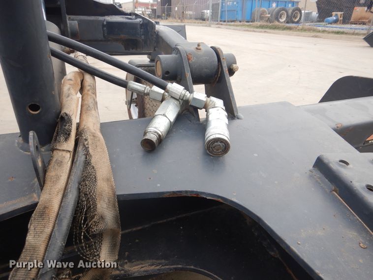 image for item GD9178 2009 Bobcat skid steer box blade