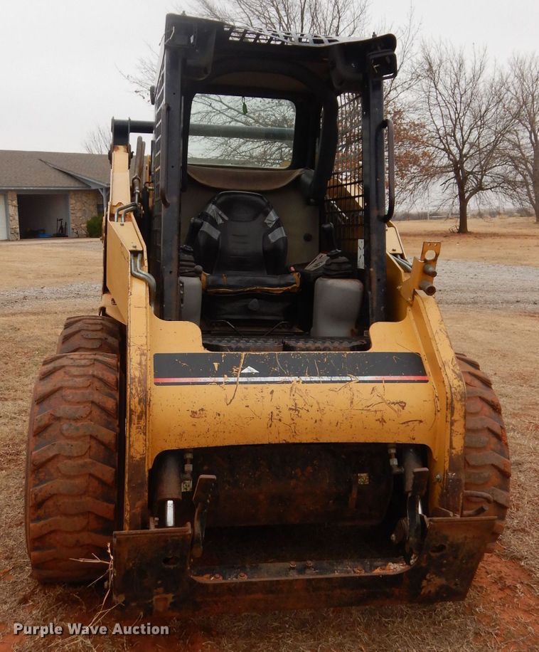 image for item GE9046 2004 Caterpillar 242B skid steer