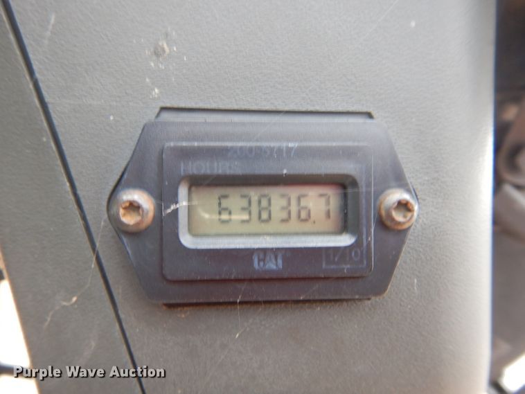 image for item GE9046 2004 Caterpillar 242B skid steer