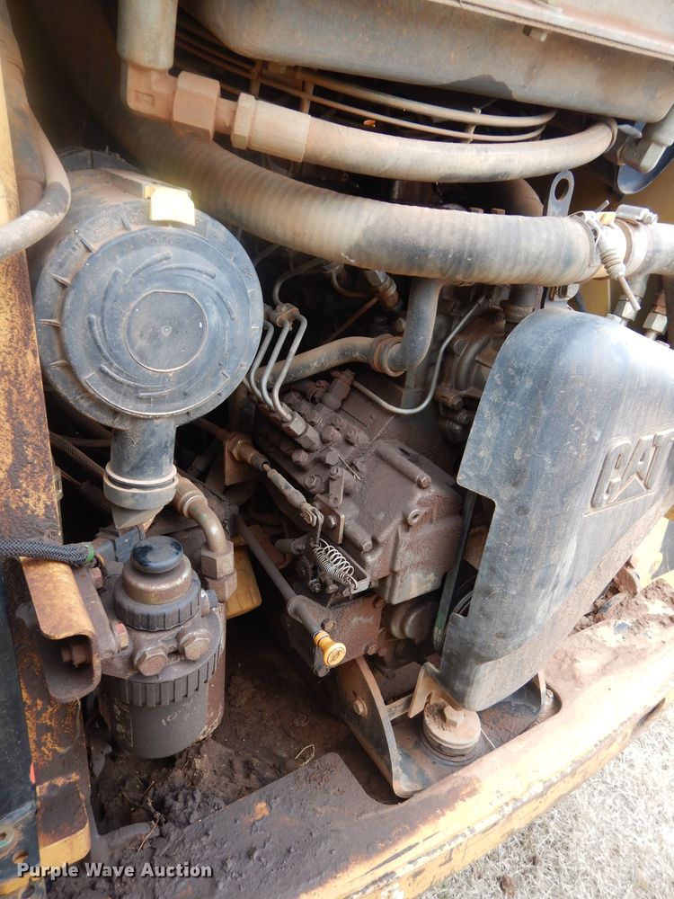 image for item GE9046 2004 Caterpillar 242B skid steer