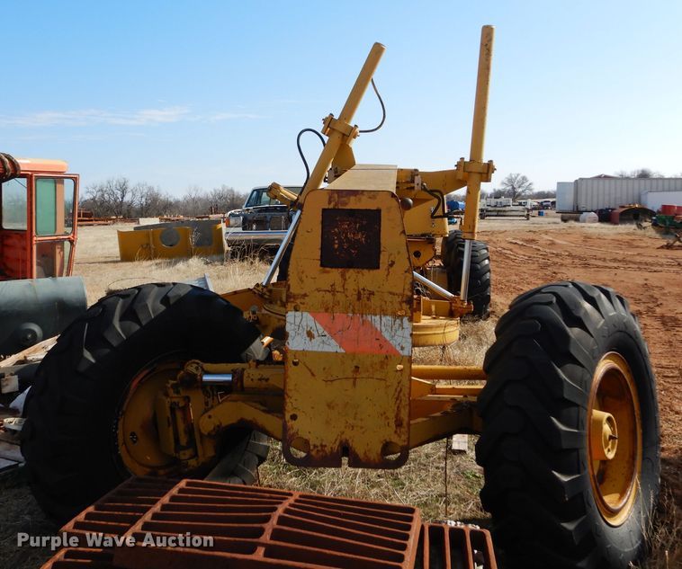 image for item GE9160 Dresser motor grader