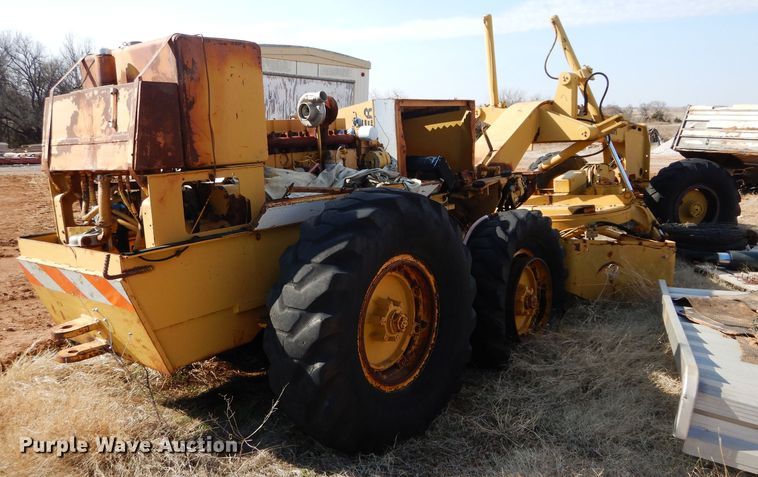 image for item GE9160 Dresser motor grader