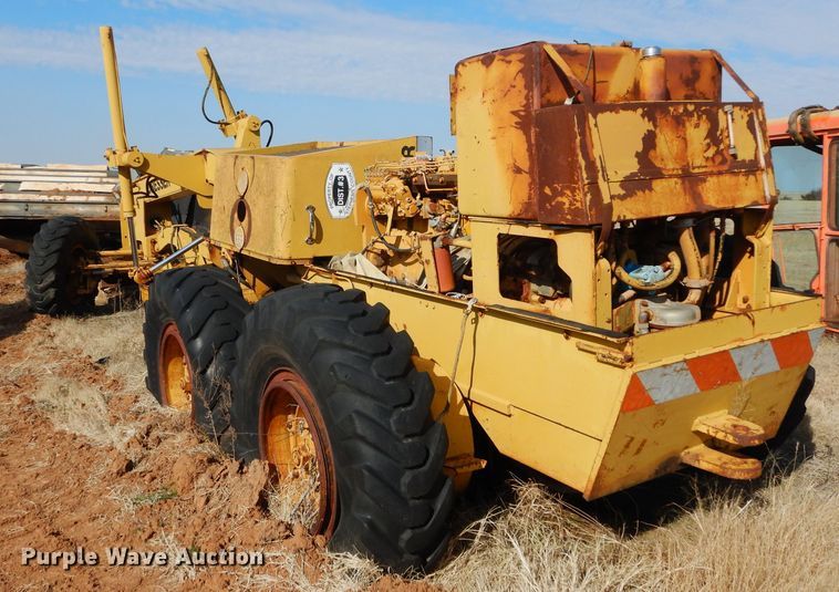 image for item GE9160 Dresser motor grader