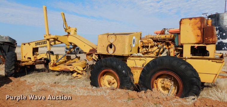 image for item GE9160 Dresser motor grader