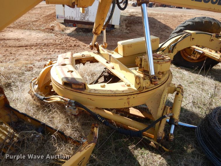 image for item GE9160 Dresser motor grader