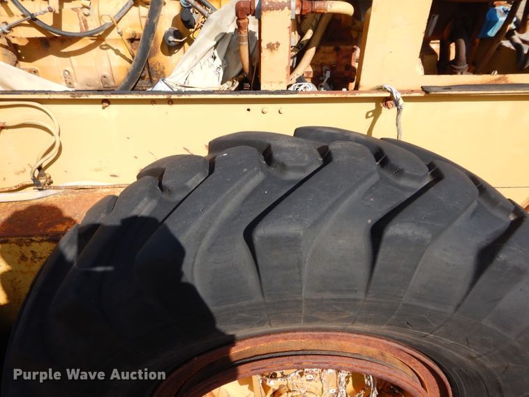 image for item GE9160 Dresser motor grader