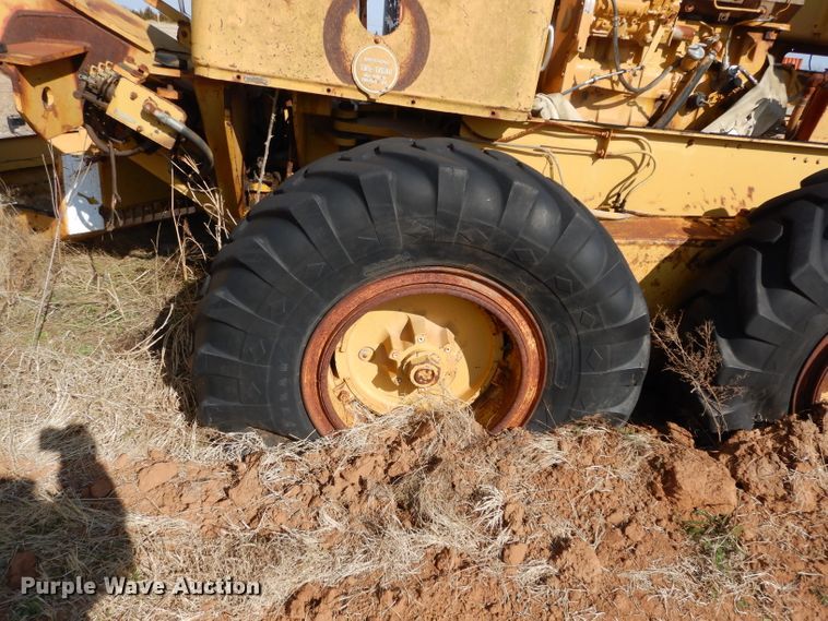 image for item GE9160 Dresser motor grader