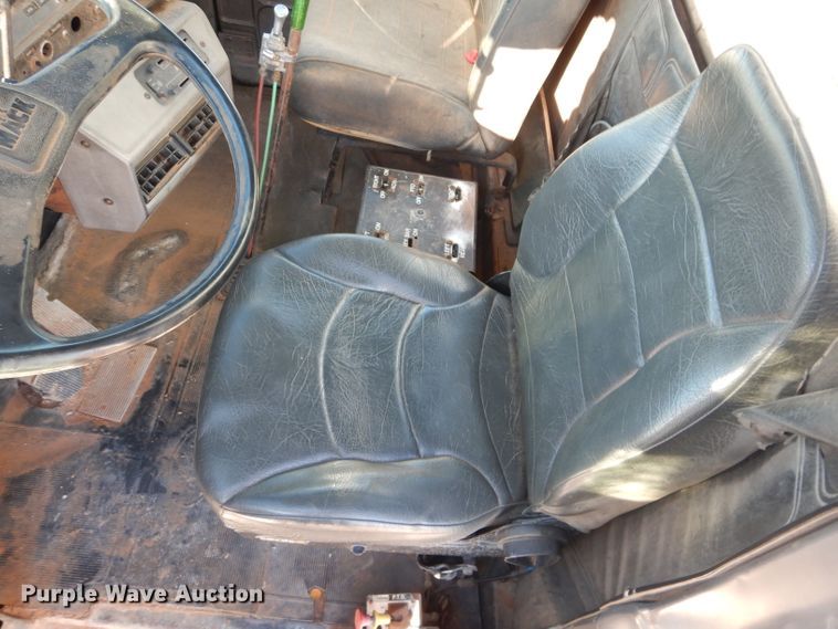 image for item GE9168 1989 Mack R688ST water truck