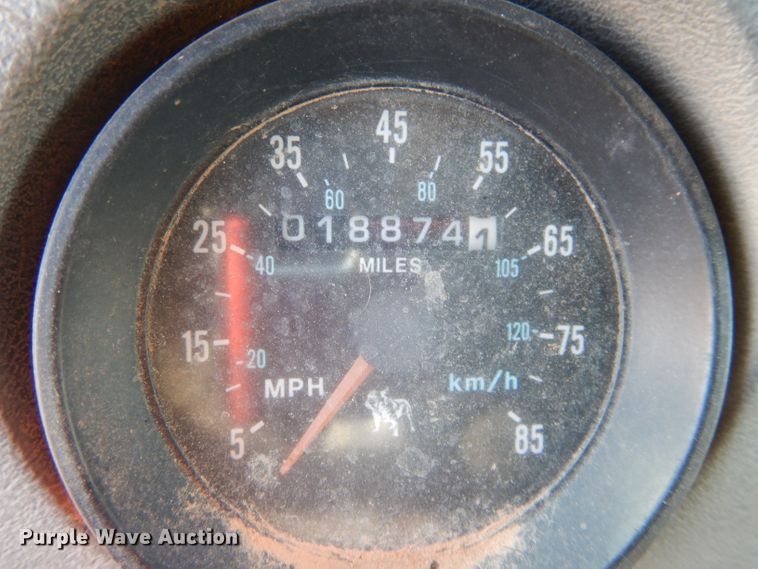 image for item GE9168 1989 Mack R688ST water truck