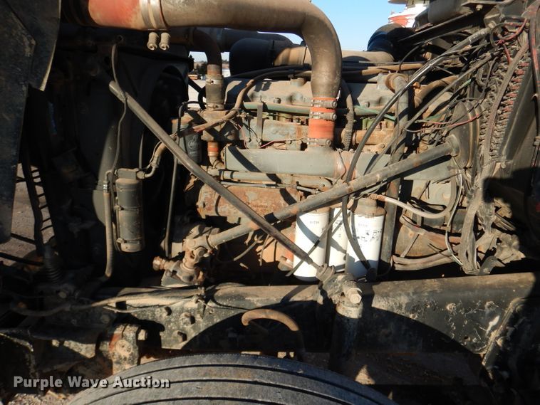 image for item GE9168 1989 Mack R688ST water truck