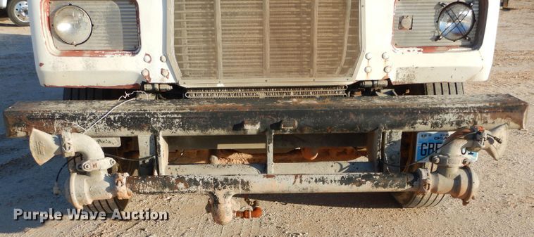 image for item GE9168 1989 Mack R688ST water truck