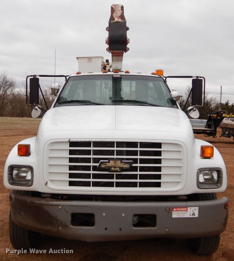 image for item GE9189 2000 Chevrolet C6500 bucket truck