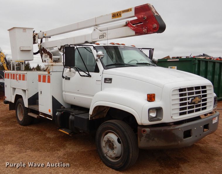 image for item GE9189 2000 Chevrolet C6500 bucket truck