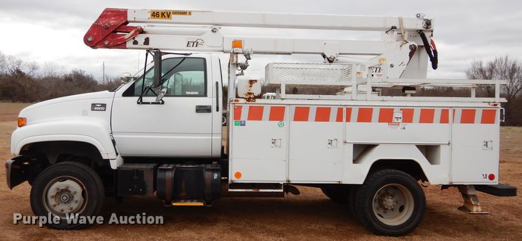 image for item GE9189 2000 Chevrolet C6500 bucket truck