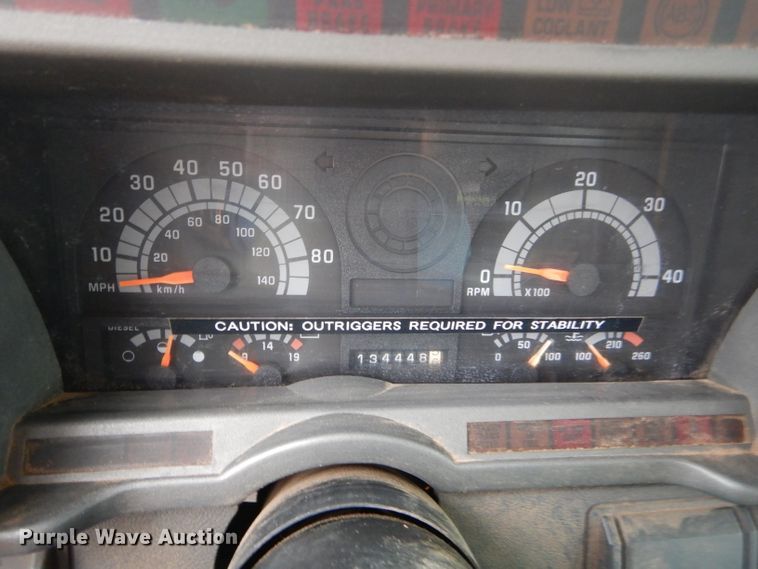 image for item GE9189 2000 Chevrolet C6500 bucket truck