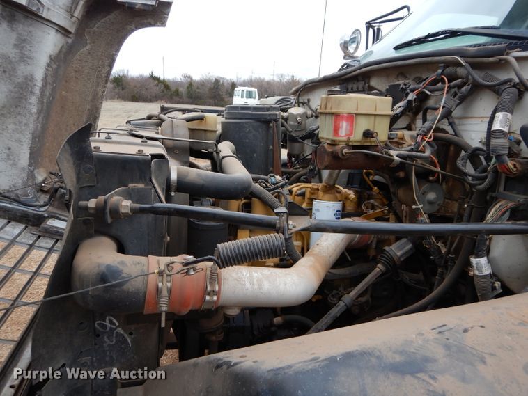 image for item GE9189 2000 Chevrolet C6500 bucket truck