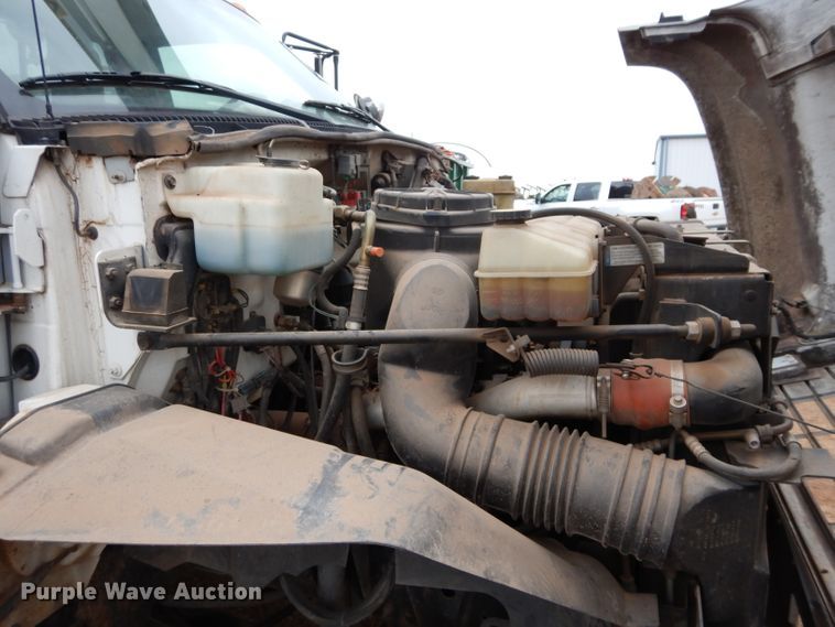 image for item GE9189 2000 Chevrolet C6500 bucket truck