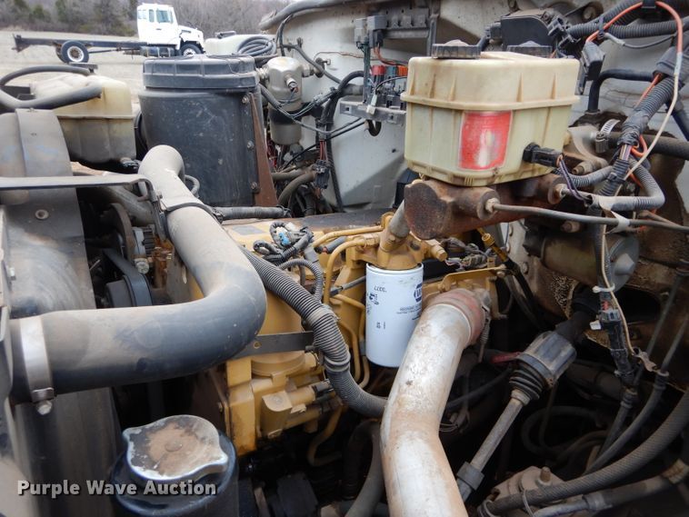 image for item GE9189 2000 Chevrolet C6500 bucket truck