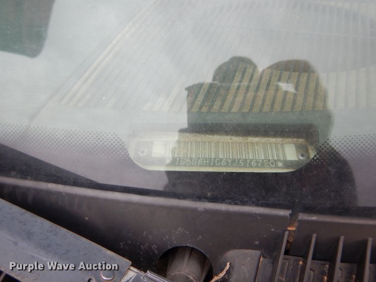 image for item GE9189 2000 Chevrolet C6500 bucket truck