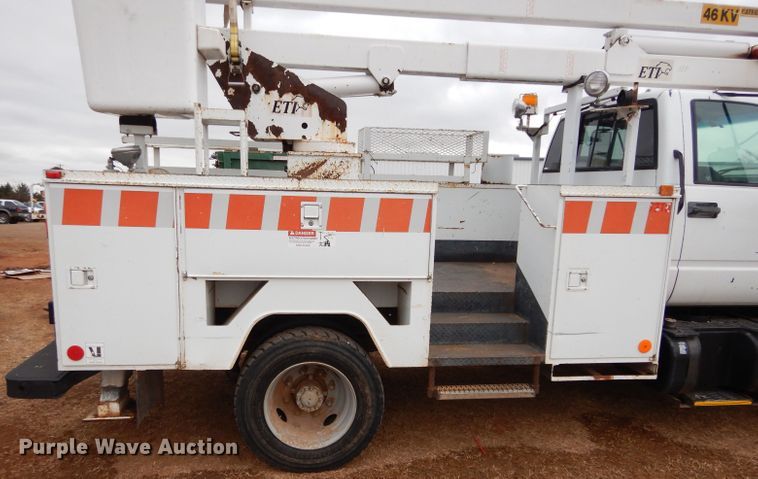 image for item GE9189 2000 Chevrolet C6500 bucket truck