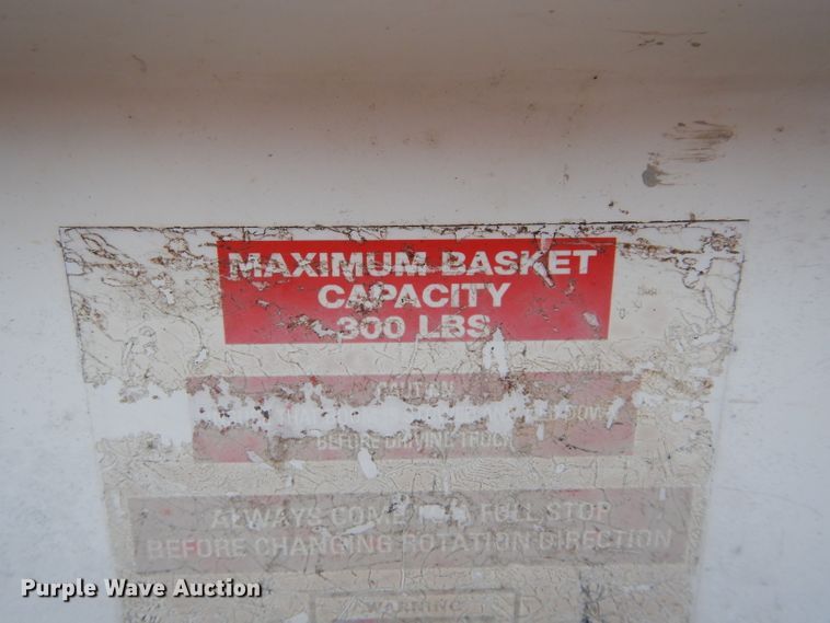 image for item GE9189 2000 Chevrolet C6500 bucket truck