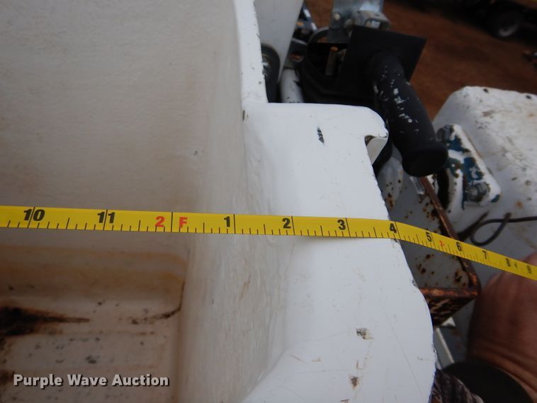 image for item GE9189 2000 Chevrolet C6500 bucket truck