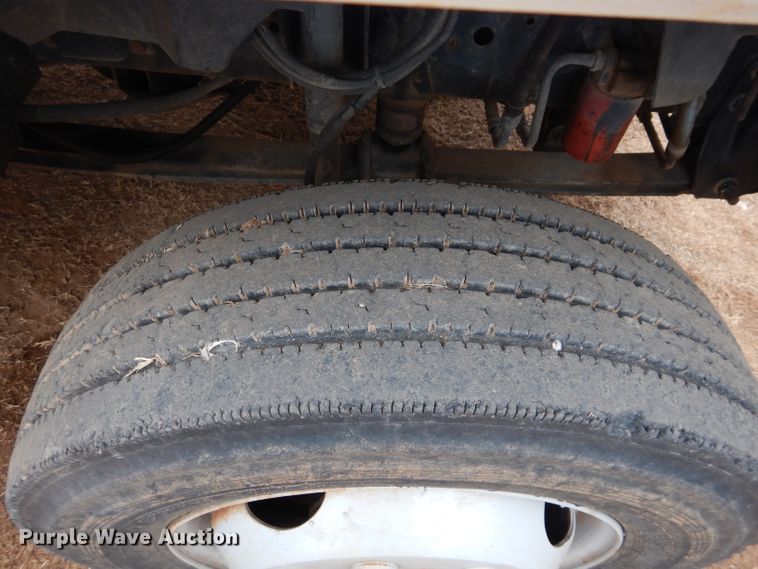 image for item GE9189 2000 Chevrolet C6500 bucket truck