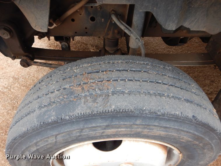 image for item GE9189 2000 Chevrolet C6500 bucket truck