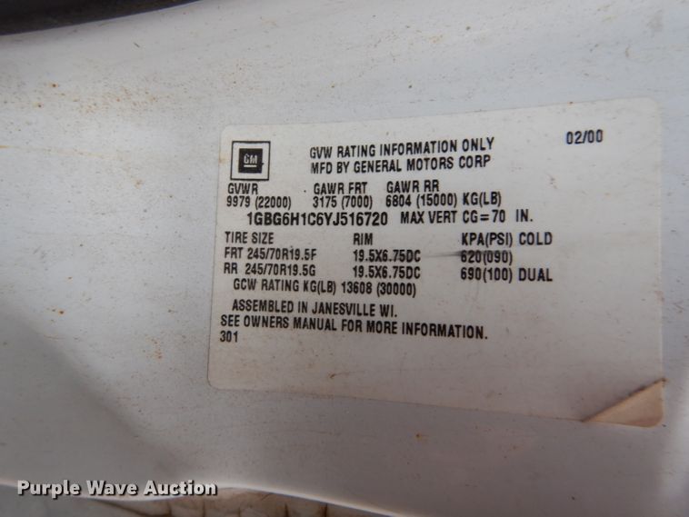 image for item GE9189 2000 Chevrolet C6500 bucket truck