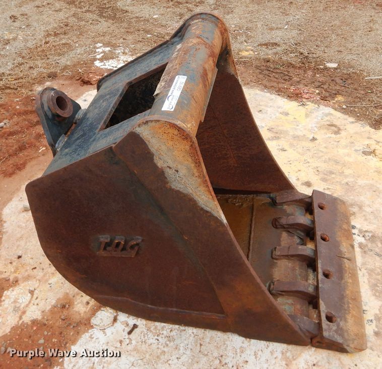 image for item GE9192 TAG 24"W excavator bucket