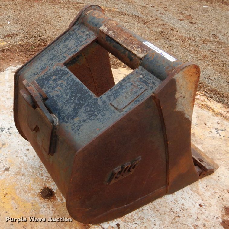 image for item GE9192 TAG 24"W excavator bucket