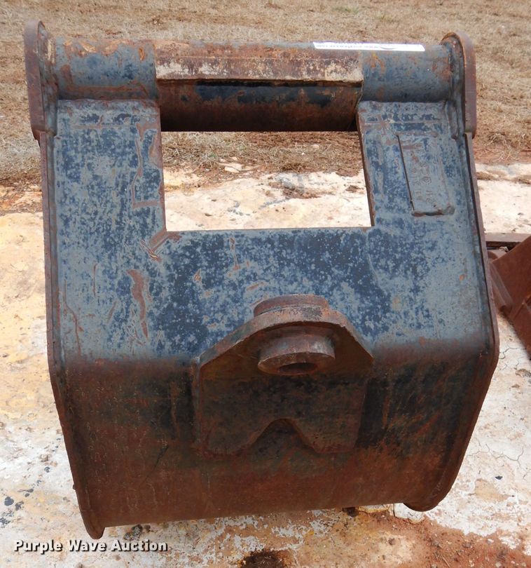 image for item GE9192 TAG 24"W excavator bucket