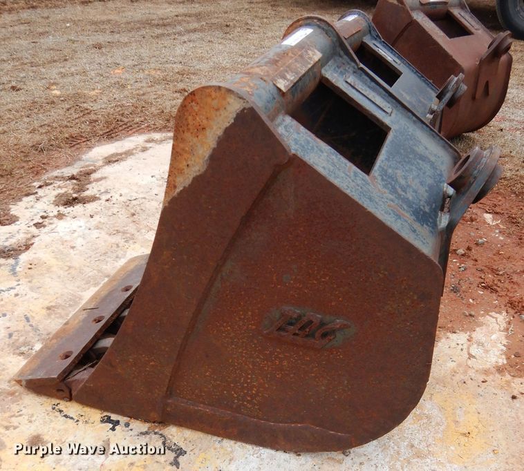 image for item GE9192 TAG 24"W excavator bucket