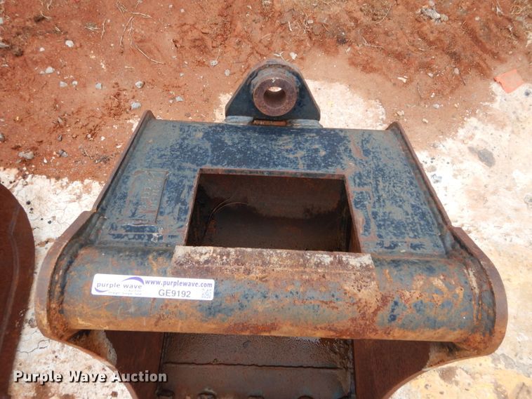 image for item GE9192 TAG 24"W excavator bucket