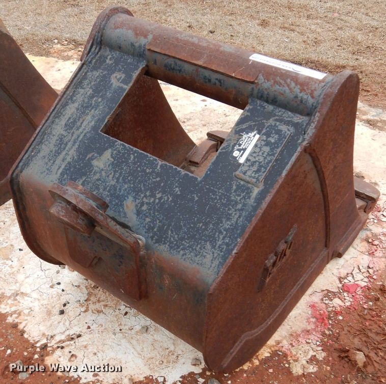 image for item GE9193 TAG excavator bucket