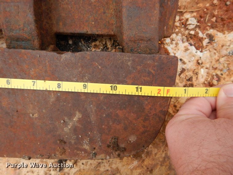 image for item GE9193 TAG excavator bucket