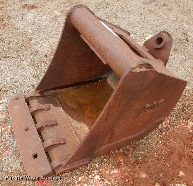 image for item GE9194 TAG excavator bucket
