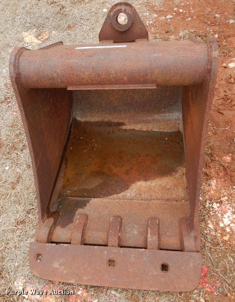 TAG excavator bucket in Norman, OK Item GE9194 sold Purple Wave