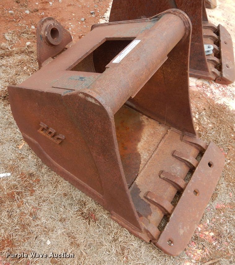 image for item GE9194 TAG excavator bucket