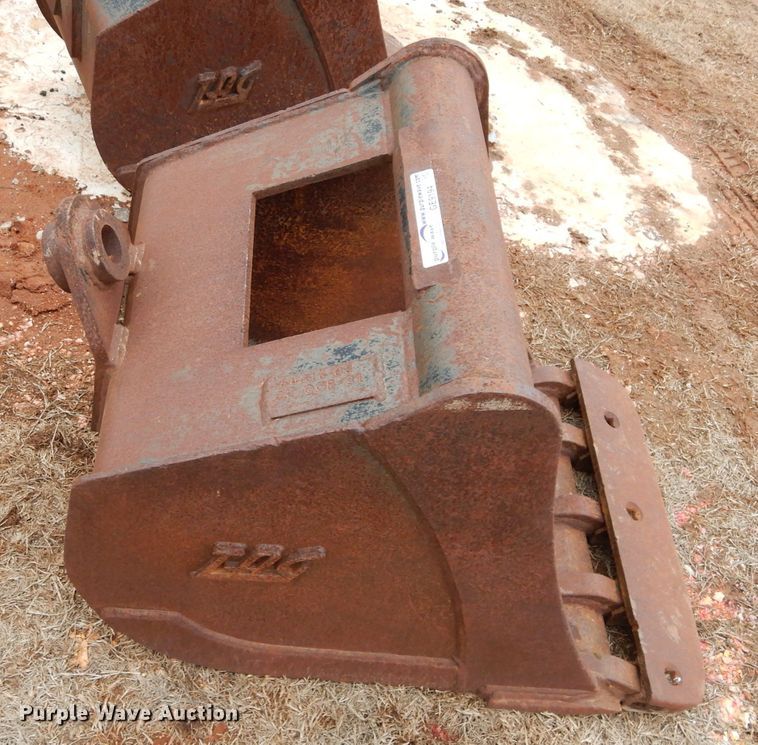image for item GE9194 TAG excavator bucket