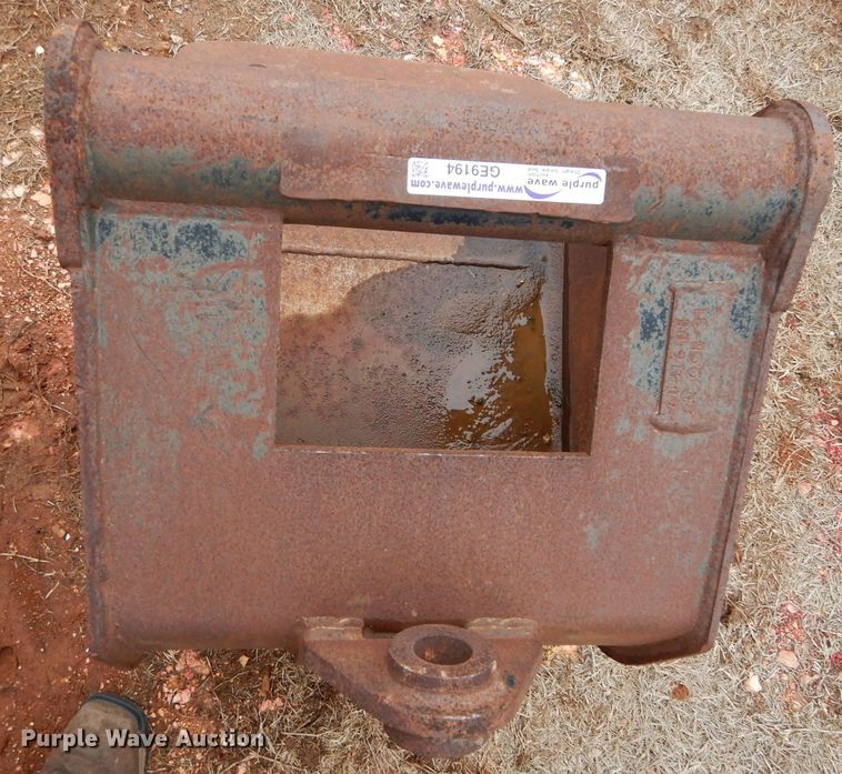 image for item GE9194 TAG excavator bucket