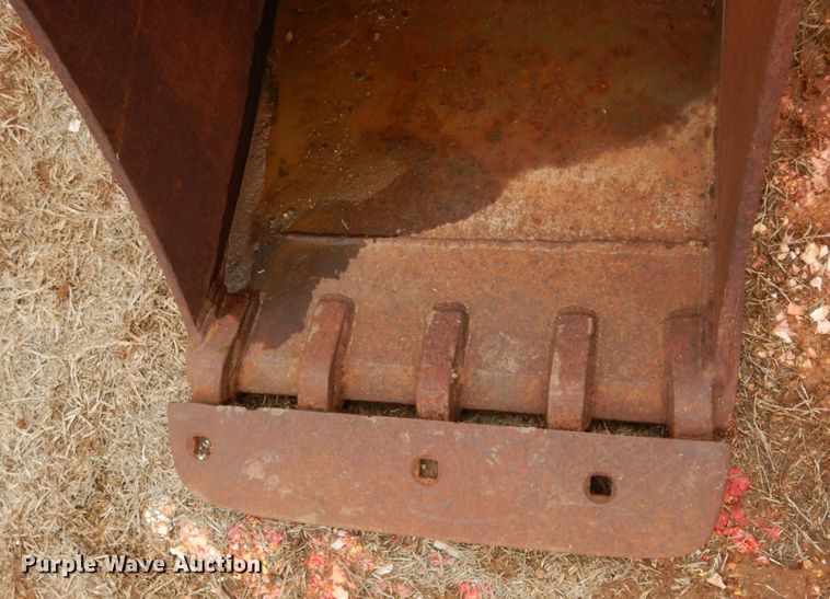 image for item GE9194 TAG excavator bucket