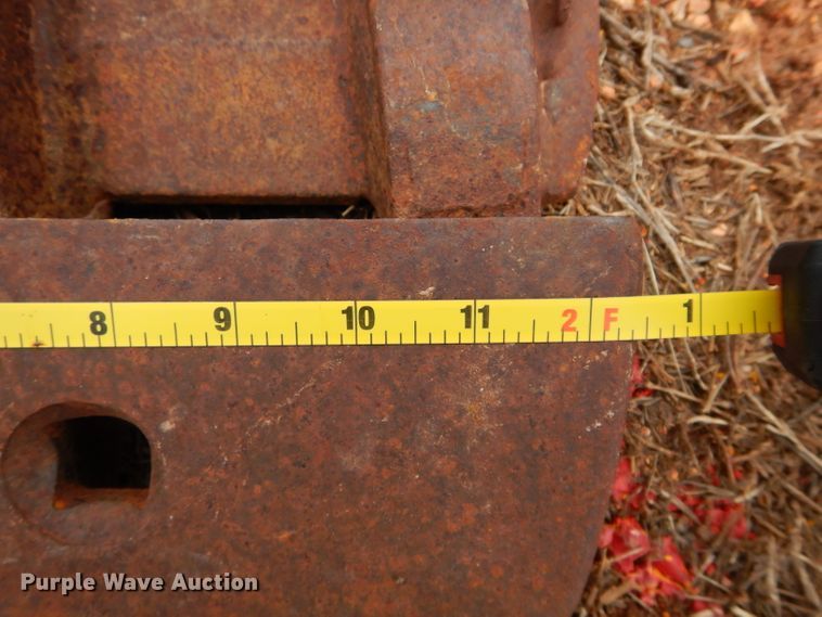 image for item GE9194 TAG excavator bucket