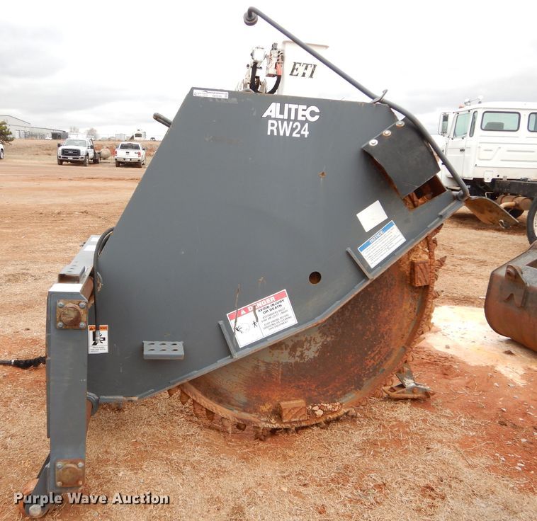 image for item GE9195 Alitec RW24 skid steer rock saw